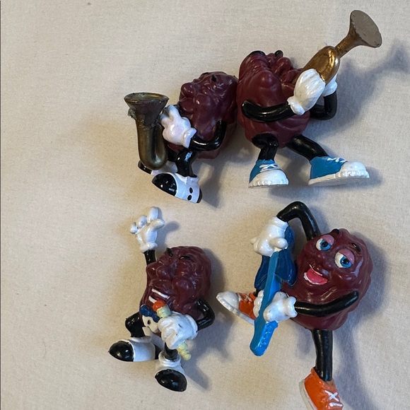 California Raisin Figurine Set - Picture 4 of 4
